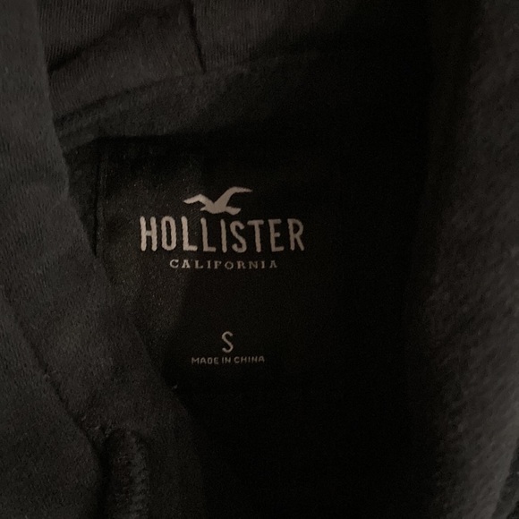 Hollister Sweatshirt - Picture 3 of 4